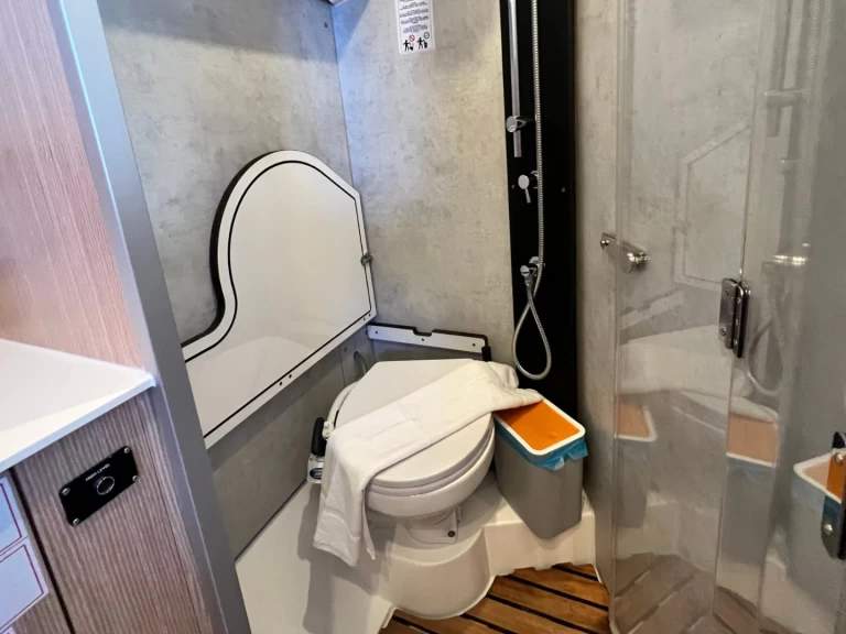 Huur een Bavaria Bavaria C42 in Cecina