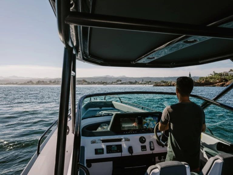 Verhuur Motorboot Axopar met vaarbewijs