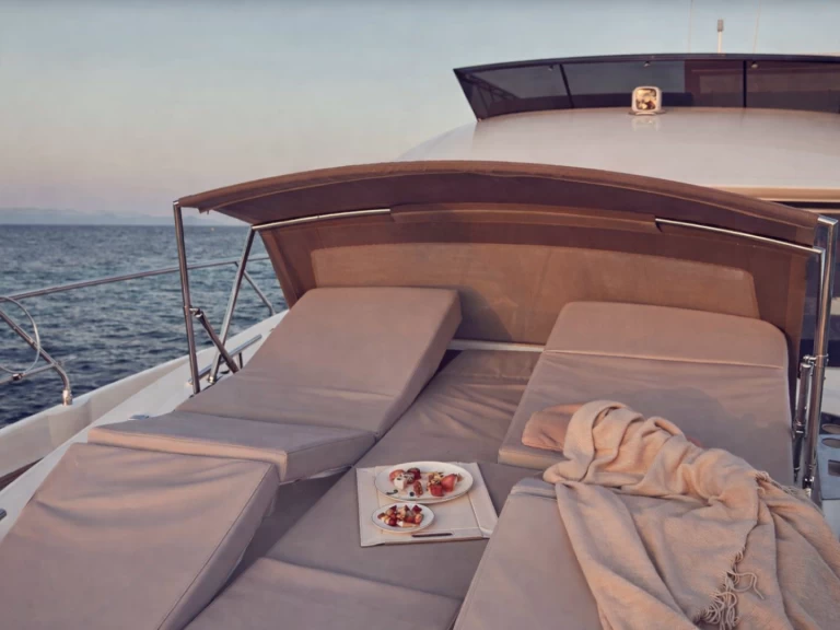 Huur een Prestige Yachts 520 Fly  in Beaulieu-sur-Mer