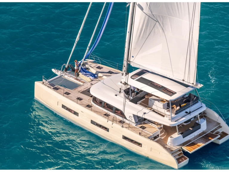 Bootverhuur Lagoon Lagoon Sixty 5 in Salerno via SamBoat