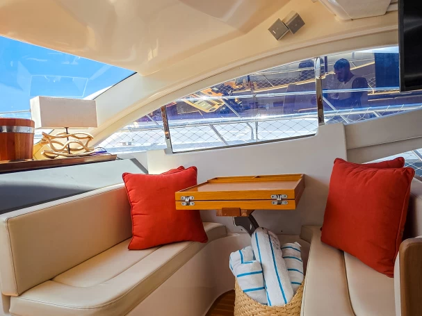 Verhuur Motorboot PHANTOM met vaarbewijs