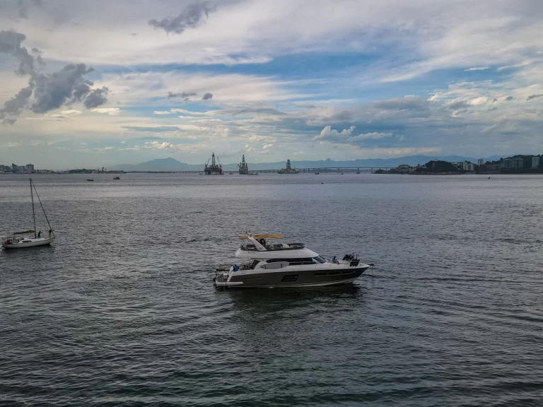 Bootverhuur Rio de Janeiro (state) goedkoop 60 flybridge