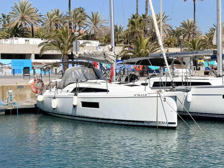 Bootverhuur Bénéteau Oceanis 30.1 in Barcelona via SamBoat