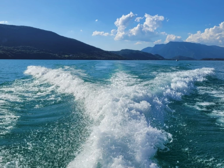 Bootverhuur Aix-les-Bains goedkoop Horizon 210