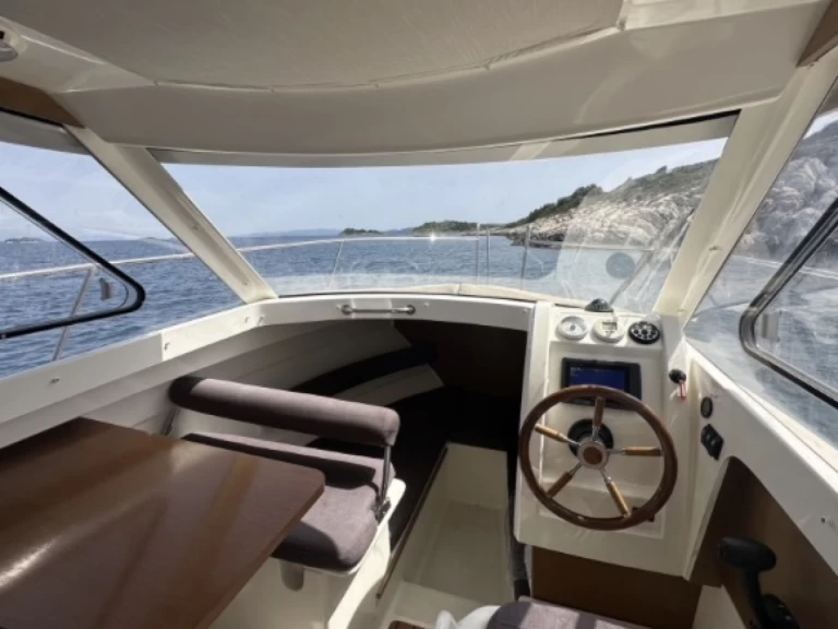 Jeanneau Merry Fisher 645 te huur van particulier of professional in Seget Vranjica