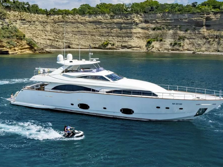 Bootverhuur Custom Line Anne Marie in Napels via SamBoat