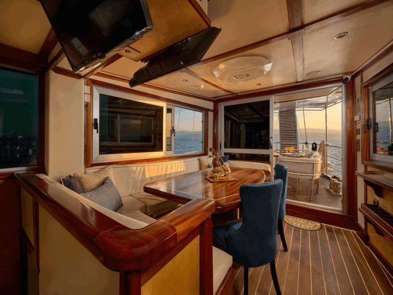  Custom Built Aluminum Cutter TREBENNA te huur van particulier of professional in Split