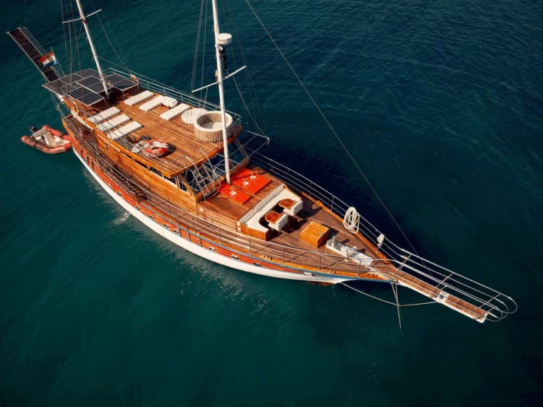 Huur een  Custom Built Aluminum Cutter TREBENNA in Kroatië