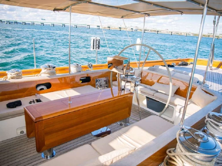 Holland  AURELIUS  te huur van particulier of professional in Antigua