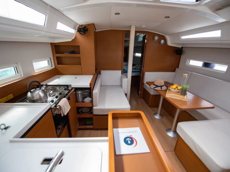 Bootverhuur Neo Klima goedkoop Sun Odyssey 410