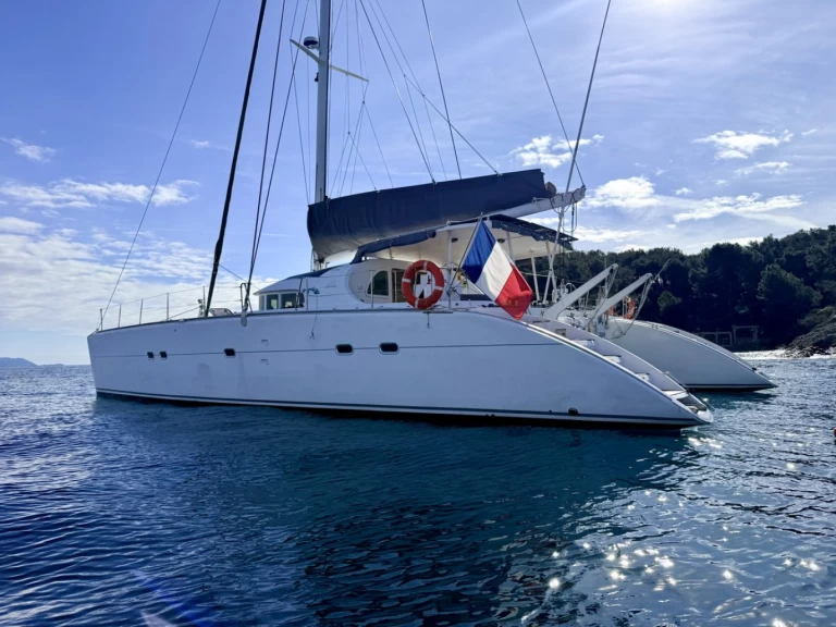 Verhuur Catamaran Lagoon met vaarbewijs