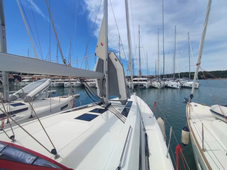 Huur Zeilboot met of zonder schipper Bénéteau in Pomer