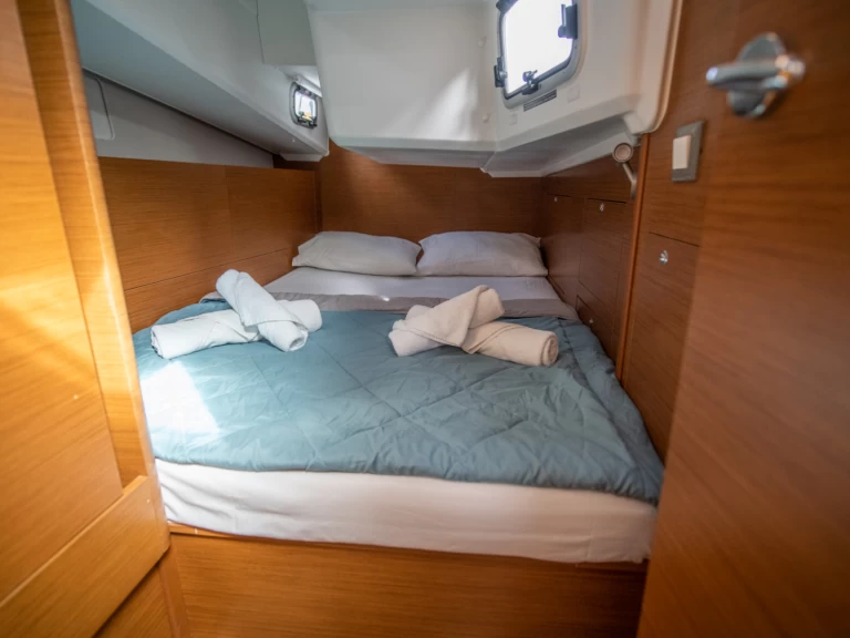 Bootverhuur Jeanneau Sun Odyssey 410 in Neo Klima via SamBoat