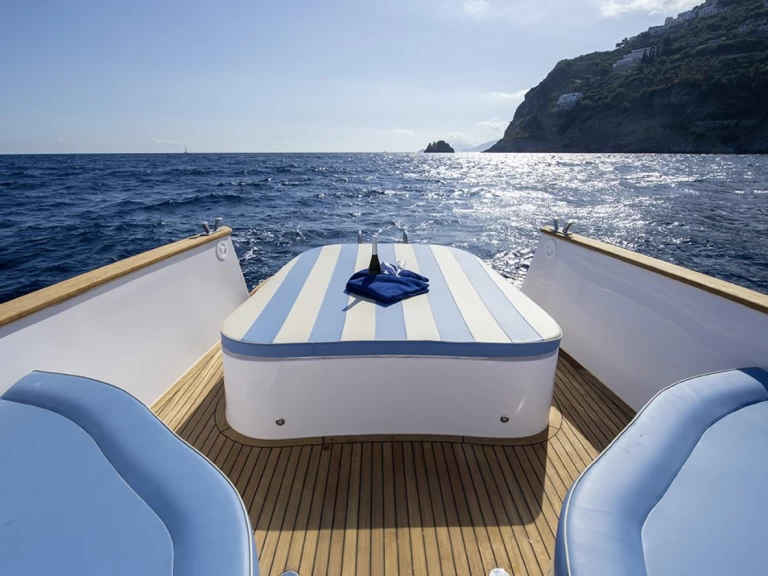 Bootverhuur Gozzo 34 FT in Positano via SamBoat
