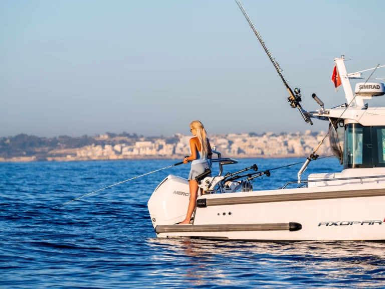 Bootverhuur Valletta goedkoop Axopar 37 XC Cross Cabin