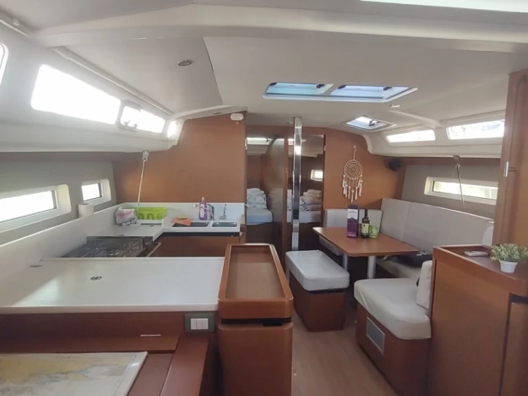 Huur een Jeanneau Sun Odyssey 440 in Split