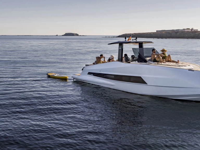 Verhuur Motorboot in Lagos - Astondoa 377 Coupe