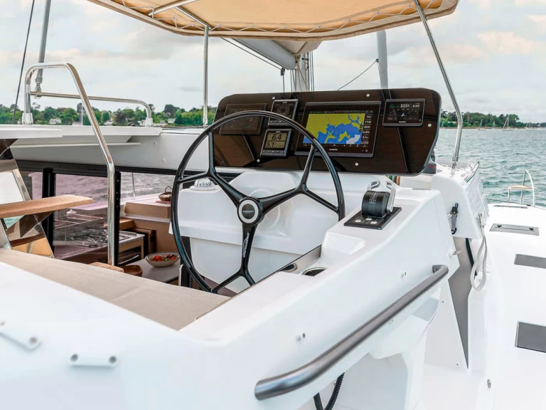 Verhuur Catamaran Fountaine Pajot met vaarbewijs