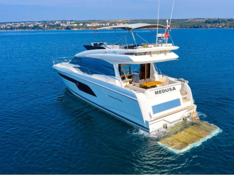 Jachthuur in Split - Jeanneau Prestige 520 Flybridge - 3 + 1 cab. via SamBoat
