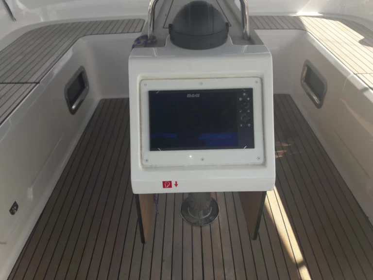 Huur Zeilboot met of zonder schipper Bavaria in Salamína