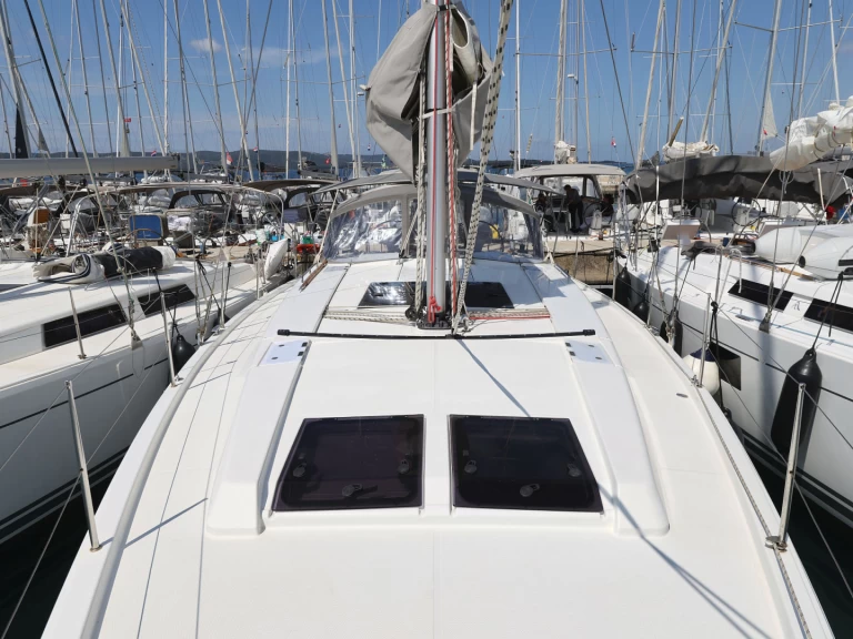 Huur Zeilboot met of zonder schipper Hanse in Biograd na Moru