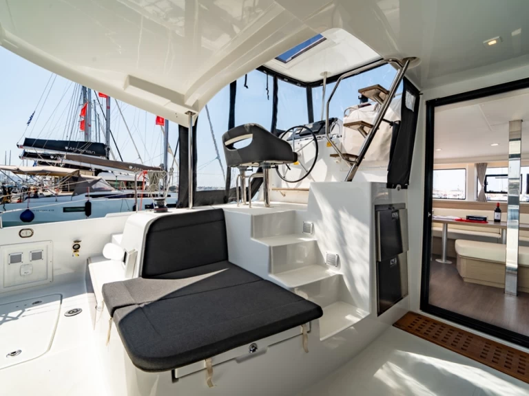 Verhuur Catamaran Lagoon met vaarbewijs