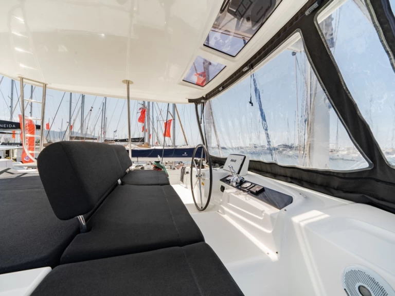 Bootverhuur Lagoon Lagoon 46 in Álimos via SamBoat