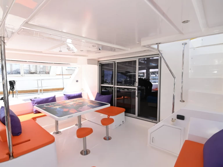 Verhuur Catamaran Leopard Catamarans / Robertson & Caine met vaarbewijs