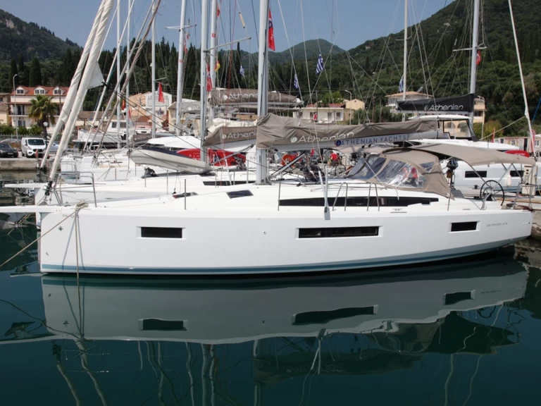 Bootverhuur Benítses goedkoop Sun Odyssey 410