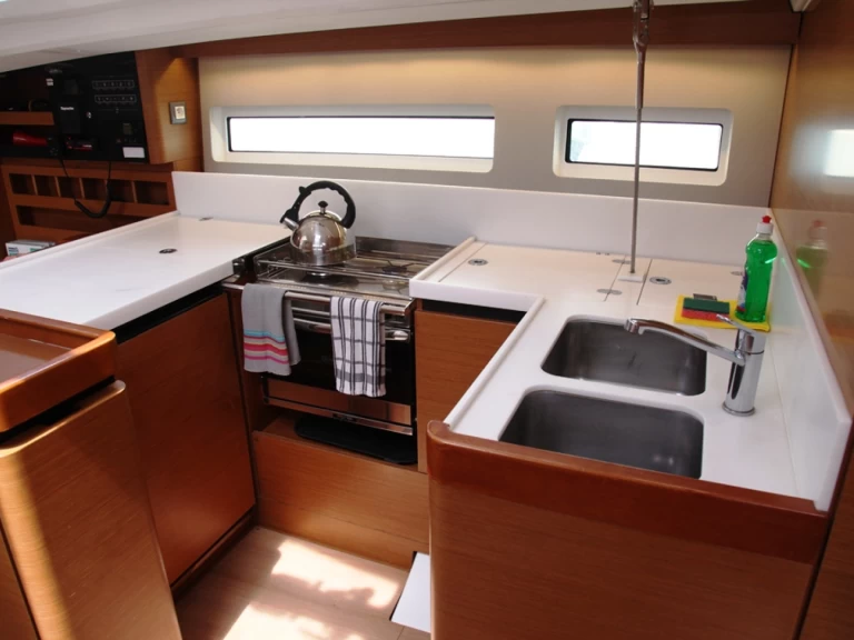 Jeanneau Sun Odyssey 440 te huur van particulier of professional in Benítses