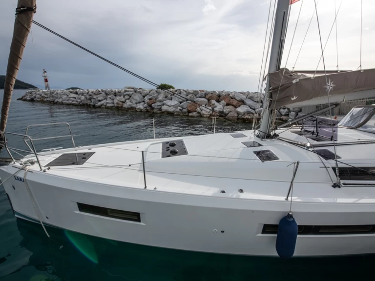 Bootverhuur Neo Klima goedkoop Sun Odyssey 490