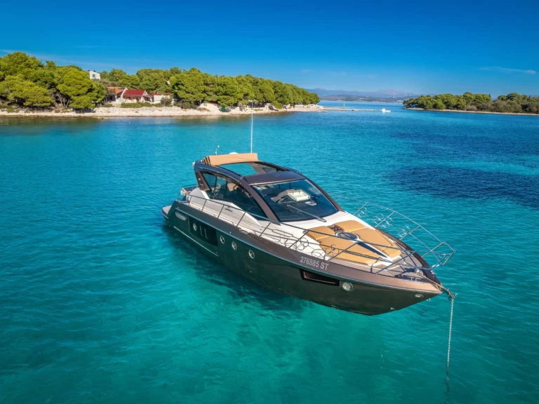 Jachthuur in Split - Cranchi Cranchi M44 HT via SamBoat
