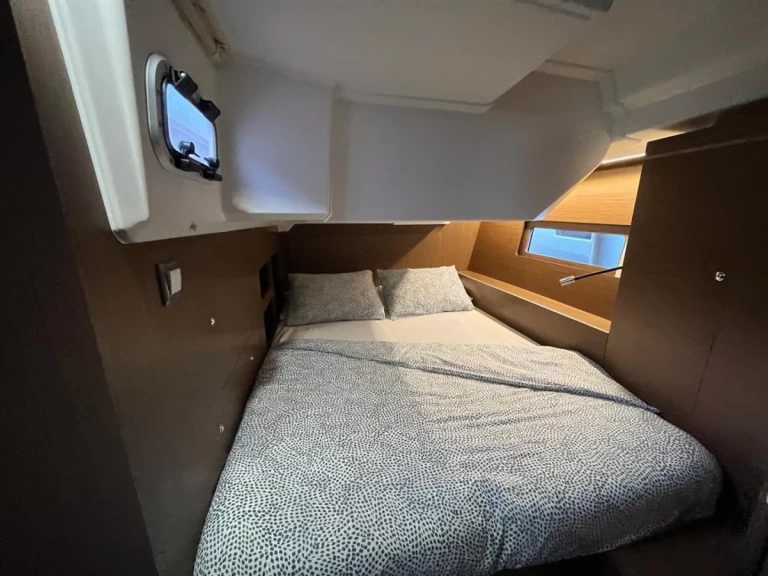 Huur een Bénéteau Oceanis 46.1 in Pomer