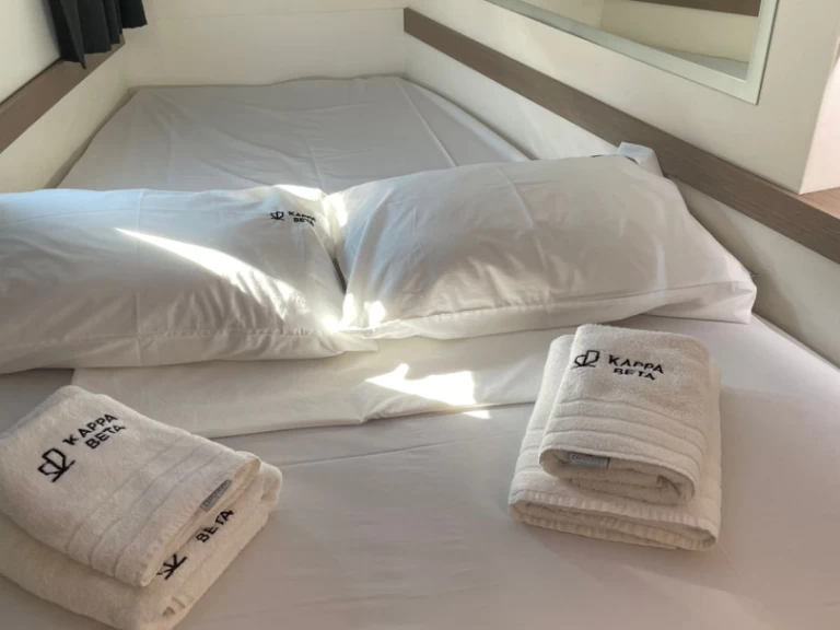 Fountaine Pajot Isla 40 te huur van particulier of professional in Pálairos