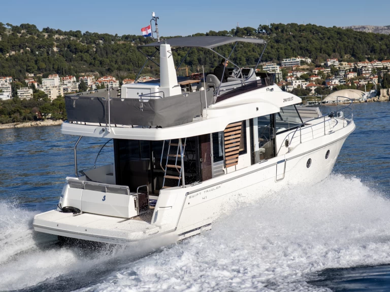 Huur Motorboot met of zonder schipper Bénéteau in Split