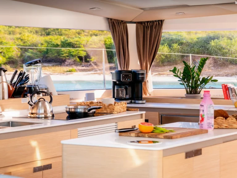 Jachthuur in Cogolin - Fountaine Pajot FP 51 via SamBoat