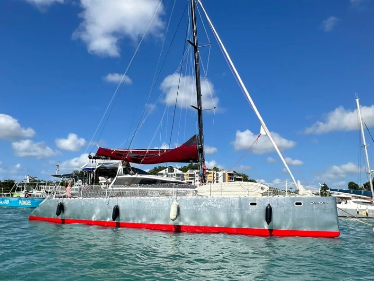 Verhuur Catamaran in Le Marin - Lazzi 47 Plan Caroff Lazzi 47