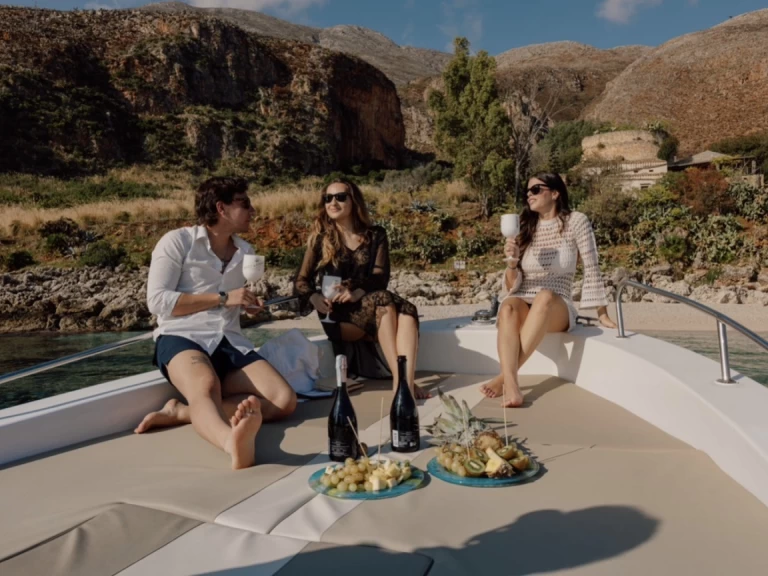 Huur Motorboot met of zonder schipper LIVER in Castellammare del Golfo