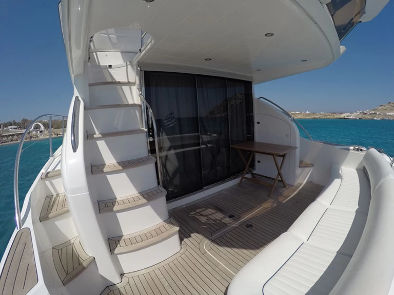 Huur een Princess 42 Fly Stef  in Mykonos (City)