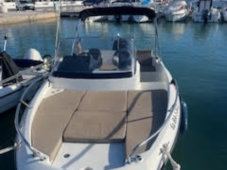 Verhuur Motorboot in Castelldefels - Quicksilver Activ 605 Sundeck