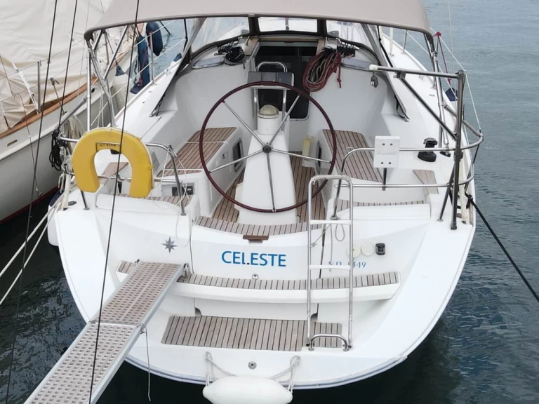 Bootverhuur Lávrio goedkoop Sun Odyssey 36i
