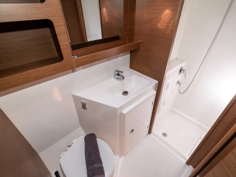 Verhuur Catamaran Lagoon met vaarbewijs