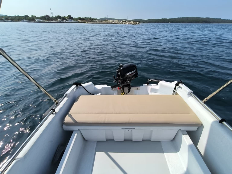 Bootverhuur Rovinj goedkoop Roto 450