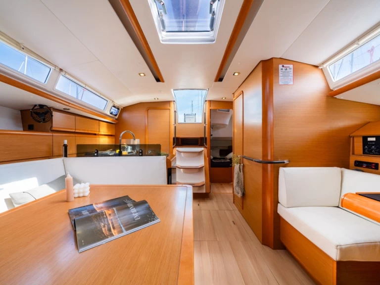 Zeilboot te huur in Lávrio voor de beste prijs