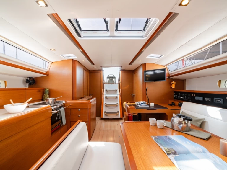 Jachthuur in Rhodes (City) - Jeanneau Sun Odyssey 519 via SamBoat