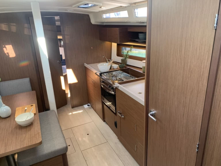 Verhuur Zeilboot in Port de La Base de Lorient - Bénéteau OCEANIS 37.1 OCEANIS 37.1