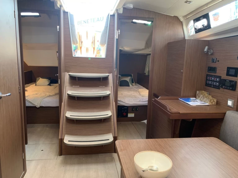 Bootverhuur Bénéteau OCEANIS 37.1 OCEANIS 37.1 in Port de La Base de Lorient via SamBoat