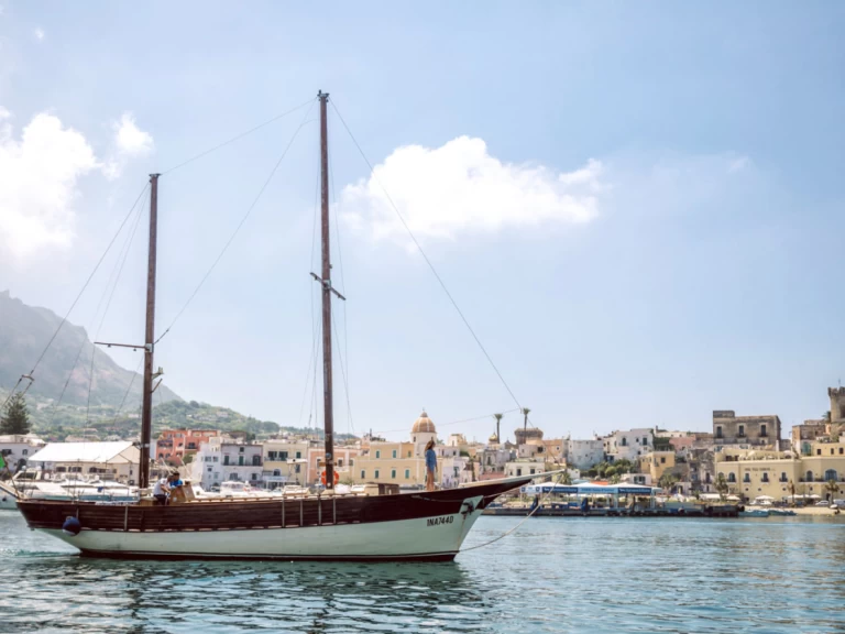Zeilboot te huur in Forio voor de beste prijs