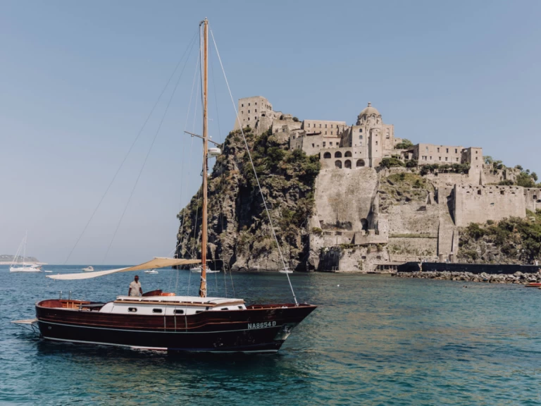 Zeilboot te huur in Forio voor de beste prijs