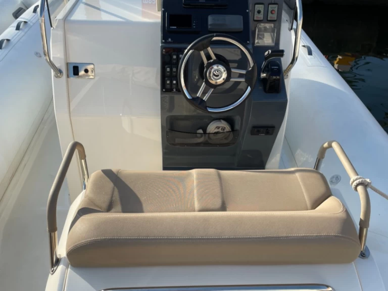 Capelli Tempest 800 Sun te huur van particulier of professional in Port de Saint-Cyprien Méditerranée